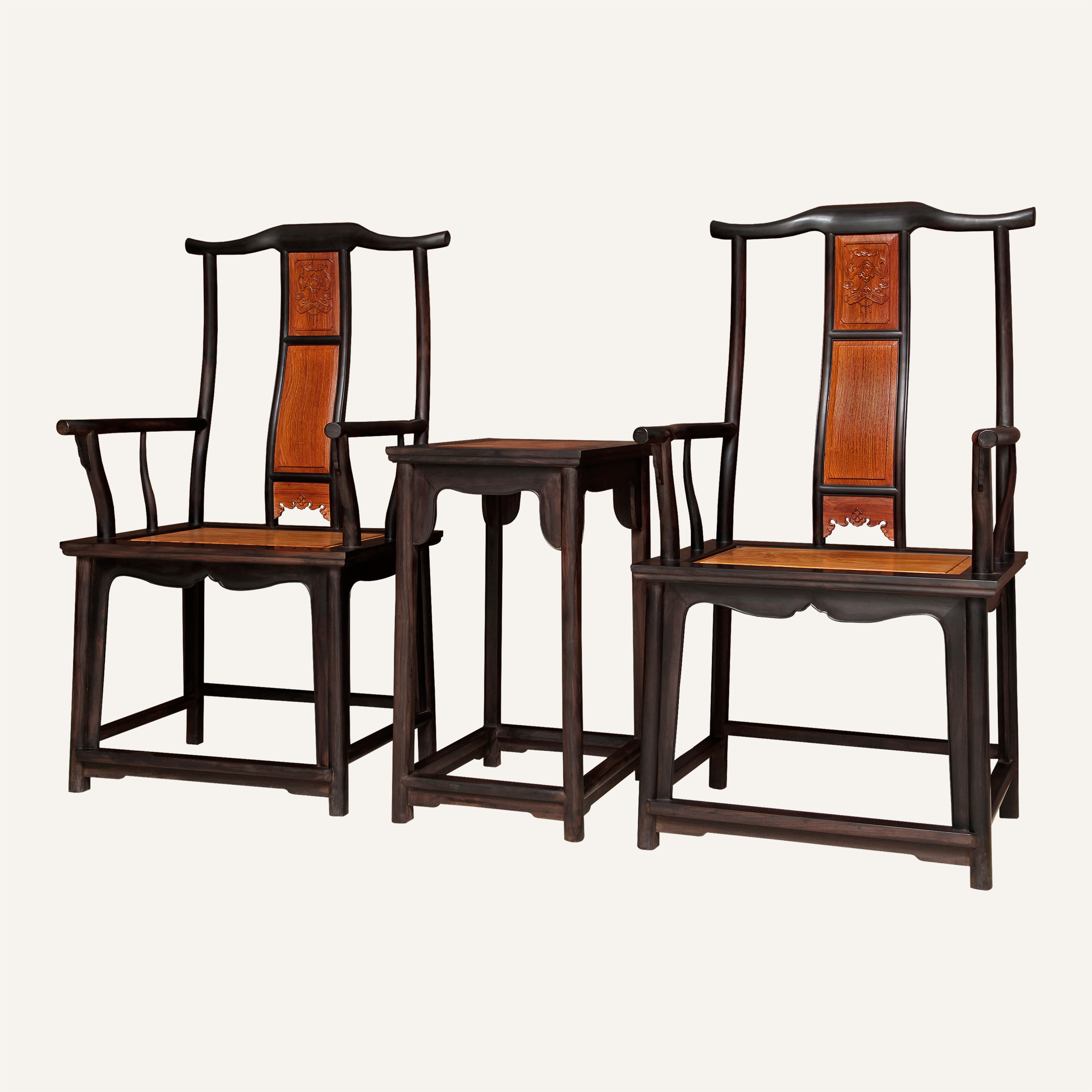 四出头官帽椅三件套